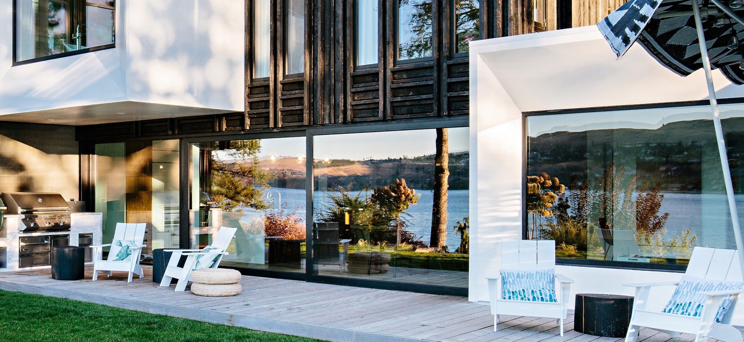 Home on a Lake of a Thousand Colours — project image 6