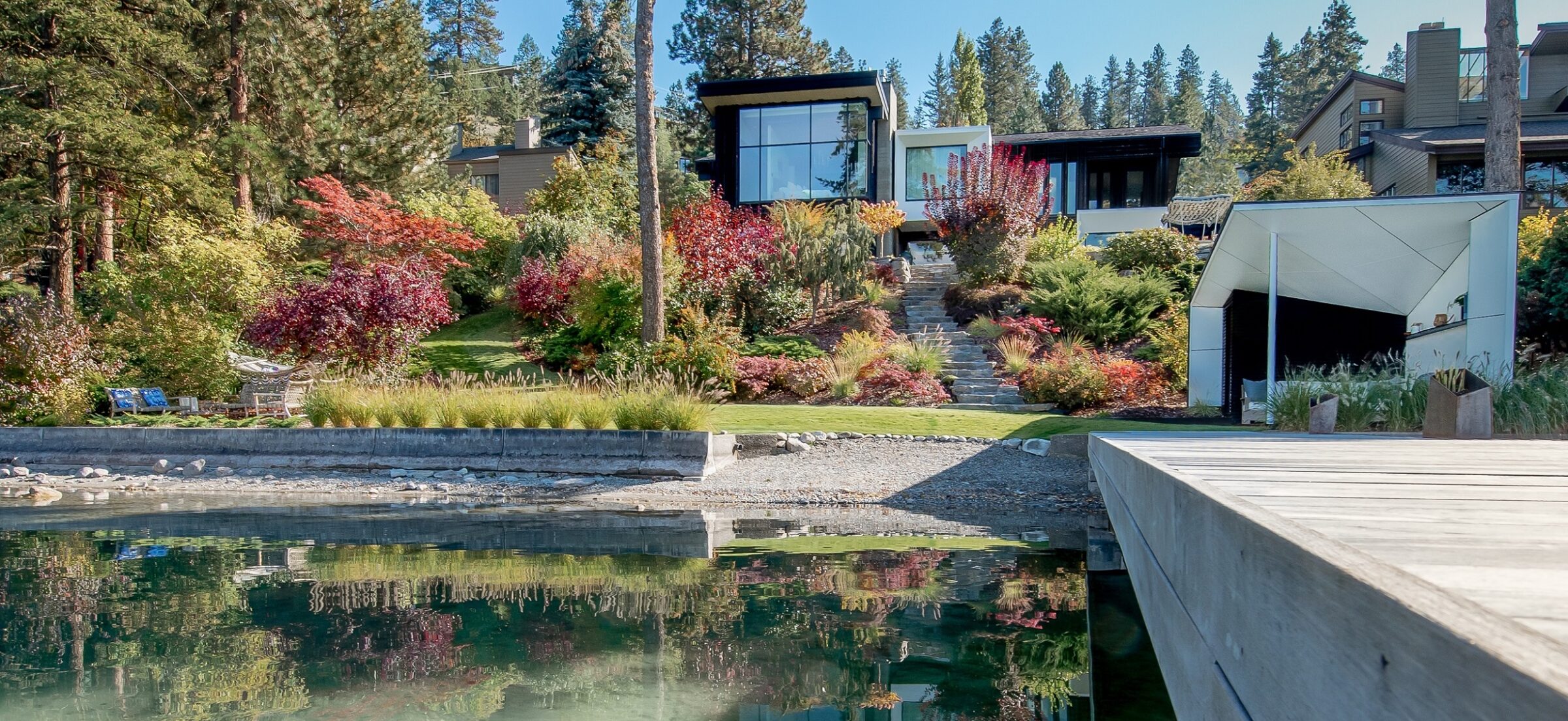 Home on a Lake of a Thousand Colours — project image 17